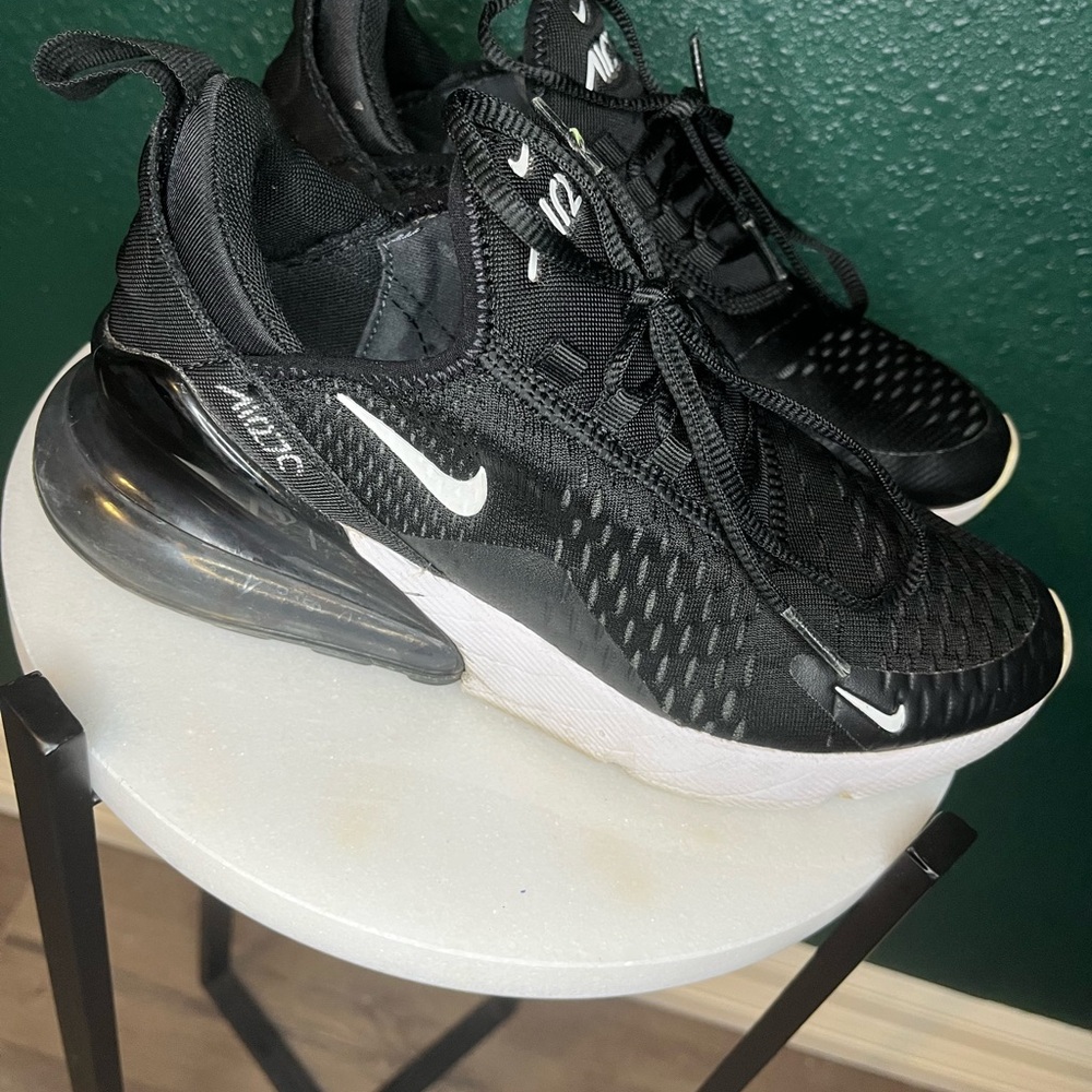 Nike Air Max 270 Black White Sneakers Women’s Size 7